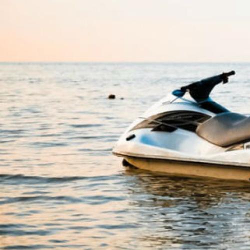 Gold Coast teen hospitalised with facial injuries after falling off jet ski