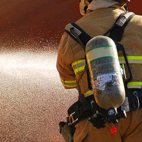 Fire destroys Coolangatta unit block