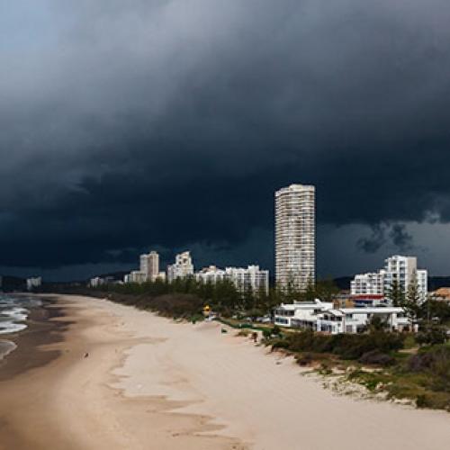 Severe thunderstorm warning issued as storms lash the Gold Coast