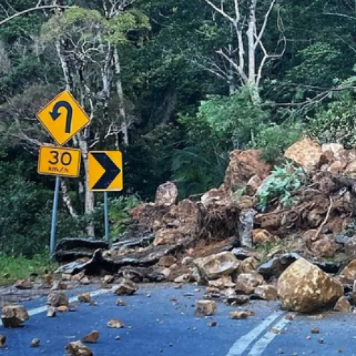 Huge rockfall closes Gold Coast hinterland road