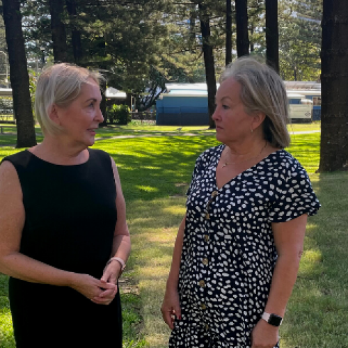 “I really thought I was going to lose her”: Woman’s six hour ambo wait for injured Mum