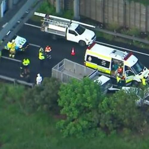 Police warn of delays travelling to Bris after major accident