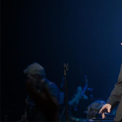 John Farnham undergoes marathon cancer surgery