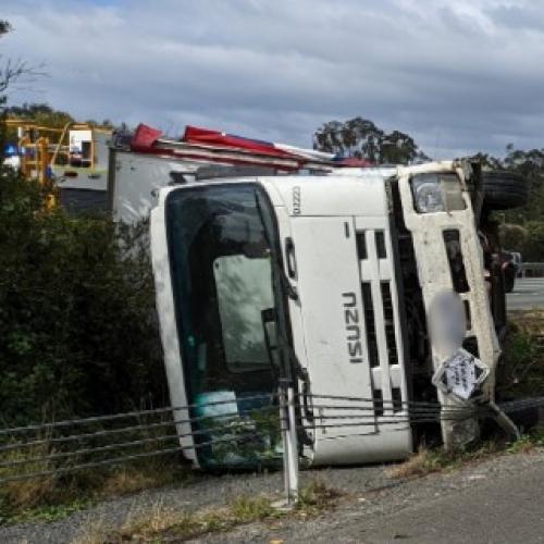 Friday afternoon traffic chaos after trucks collide on M1
