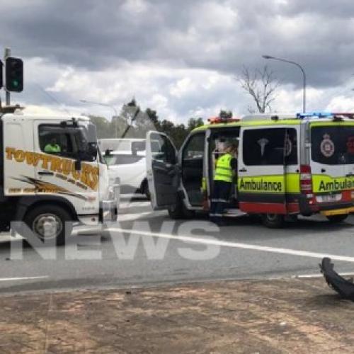 Officers hospitalised after police van collides with car on Gold Coast