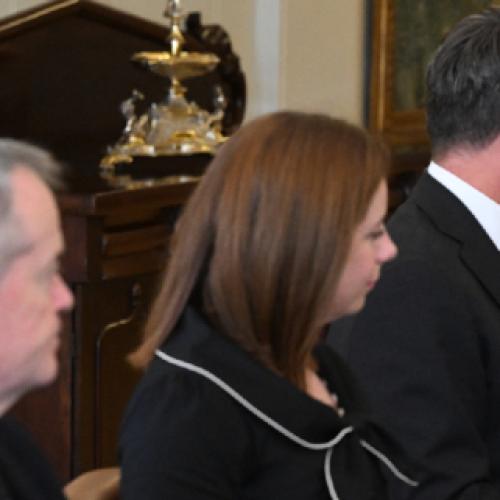 Executive Council meet to proclaim King