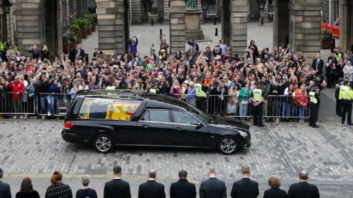 Queen’s coffin arrives in Scottish capital