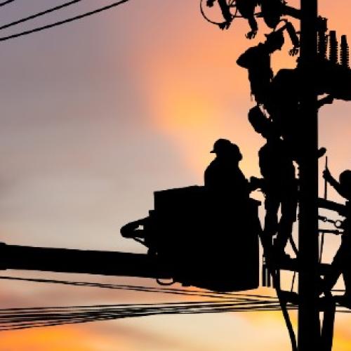 Major Southport street closed due to fallen powerlines