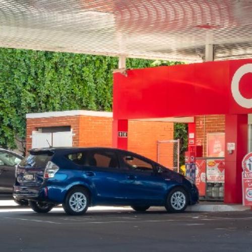 Supermarket giant to sell its 710 Coles Express Petrol Stations