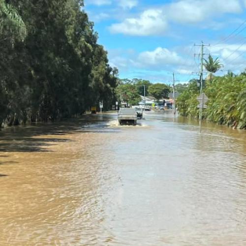 Landslide risks as NSW flooding continues