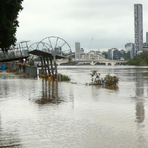 Warnings issued late in Brisbane floods