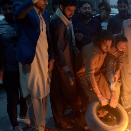 Former Pakistan PM Khan hurt in shooting