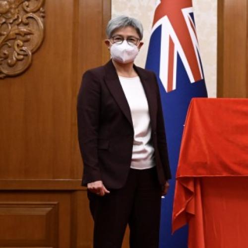 China meeting signals steps to stability