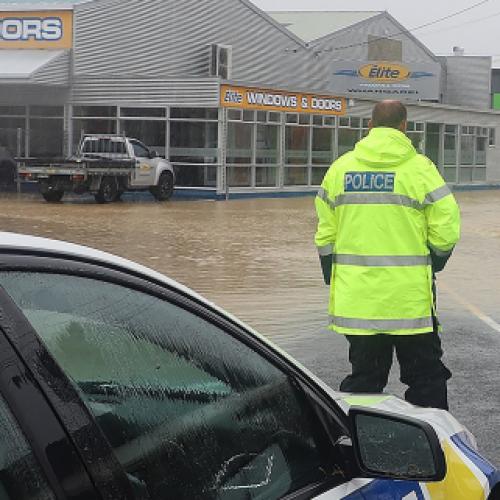Team of QLD firefighters deployed to New Zealand flood zone