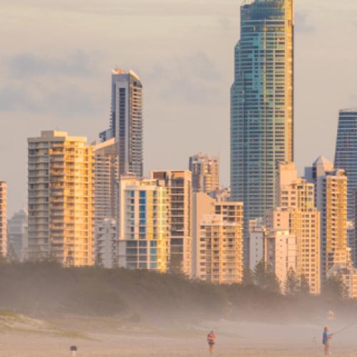 Gold Coast endures sleepless night as heatwave continues