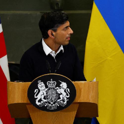 Zelenskiy visits UK, renews appeal for foreign jets