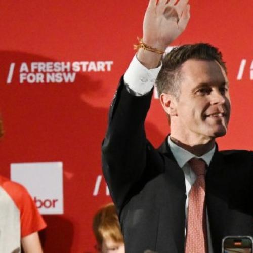 Minns era begins in NSW with nail-biting wait on seats