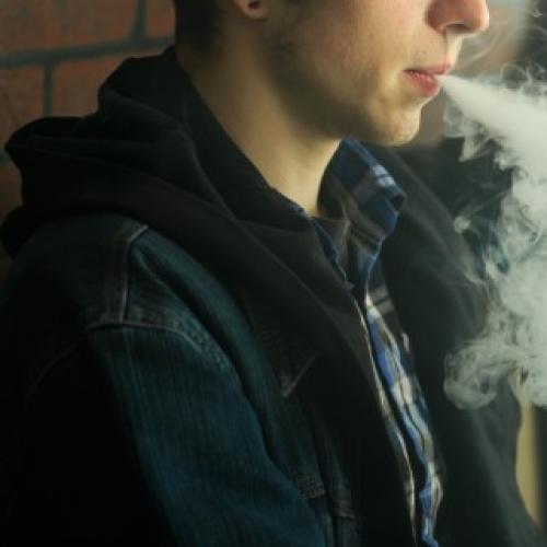 Nationals back vaping access despite health experts