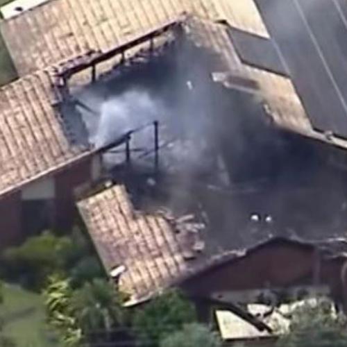 Country music star's Gold Coast home gutted by fire