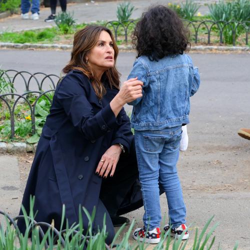 Mariska Hargitay Mistaken For Actual Cop By Lost Child During 'Law & Order' Filming