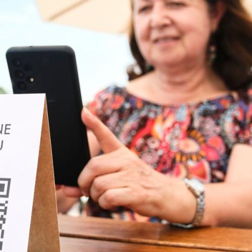 Restaurants Dropping QR Codes Amid ‘Tacky’ Concerns