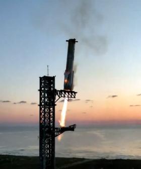 SpaceX Catches 71 Metre Super Heavy Booster With Mechazilla Tower