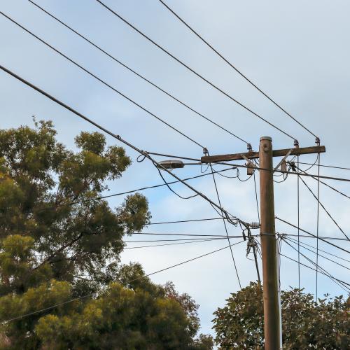 Gold Coasters in dark after truck driver takes out powerlines