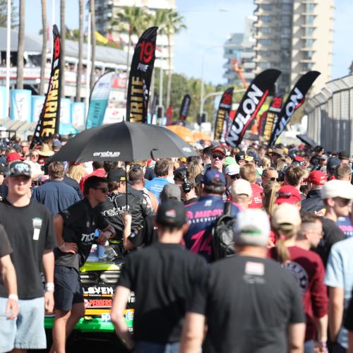 Huge crowds flock to Surfers as GC500 wraps up for another year