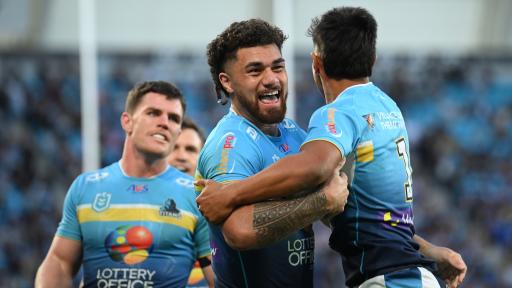 Exciting outside back inks fresh deal with Gold Coast Titans