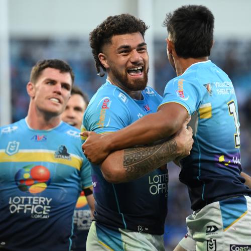 Exciting outside back inks fresh deal with Gold Coast Titans
