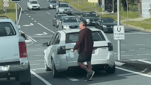 Drivers trade blows in wild road rage incident on Gold Coast