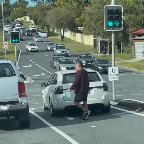 WATCH: Drivers trade blows in wild road rage incident on Gold Coast