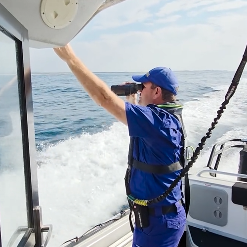 Authorities locate missing catamaran bound for the Gold Coast