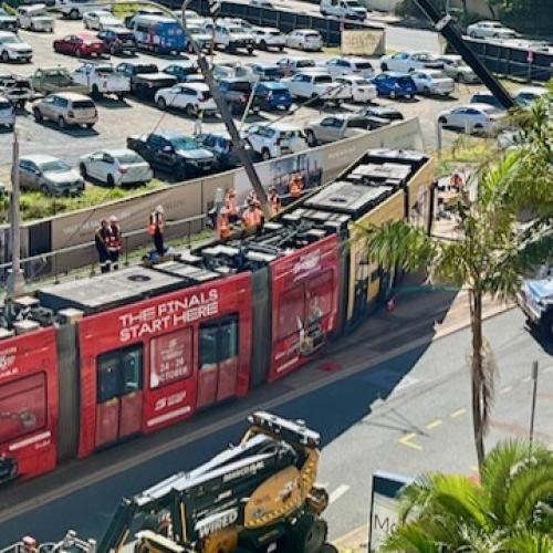 Tram derailment continues to cause chaos in Surfers Paradise