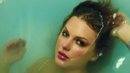 The Life a Showgirl – Praise Be It’s Here!