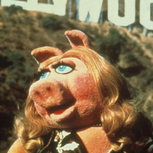 Emma Stone & Jennifer Lawrence Are Making a Miss Piggy Movie