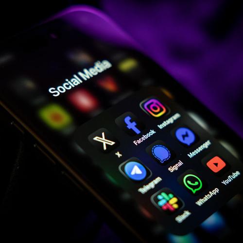 Meta to kick under 16s off Facebook, Instagram a week early