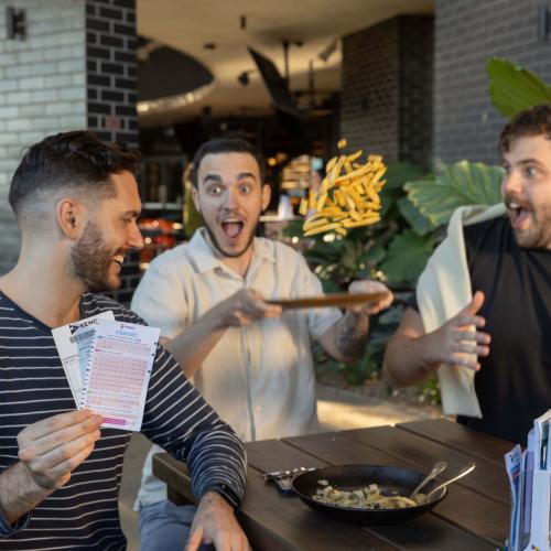 Dinner at local tavern lands Gold Coast man $51K Keno win