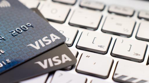 Aussies set new online shopping record despite smaller basket sizes