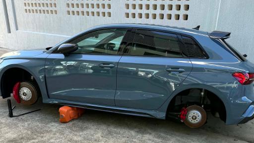 Man charged over $14k tyre and rim theft from luxury Gold Coast dealership