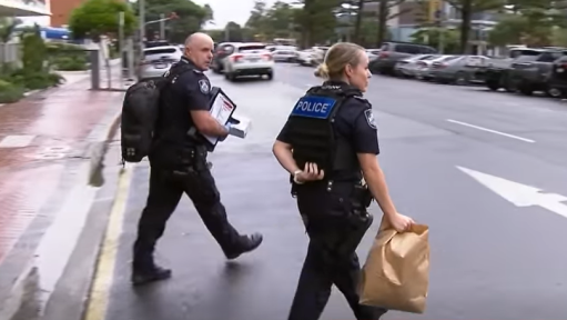 Police raid Burleigh apartment owned by partner of former Premier Palaszczuk