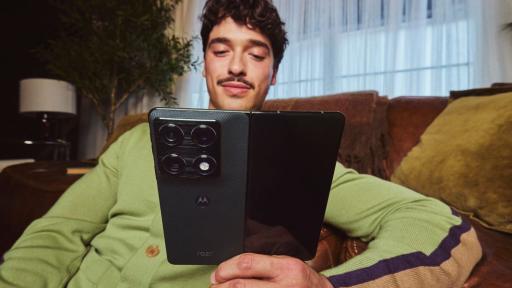 Motorola’s New Foldable Era: The Razr Fold and 70 Ultra Are Here to Turn Heads