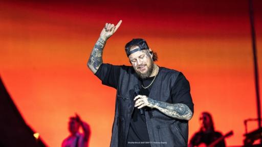 Jelly Roll pays moving tribute to Dolly Parton on late-night TV