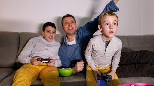 The Ultimate PlayStation Plus Games to Play With Dad This Weekend