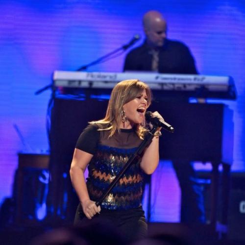 Are you keeping up with Kelly Clarkson’s retail drama?