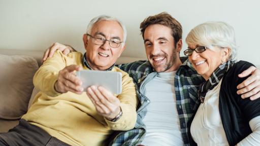 5 Smart Tech Gifts That Actually Make Life Easier for Grandparents