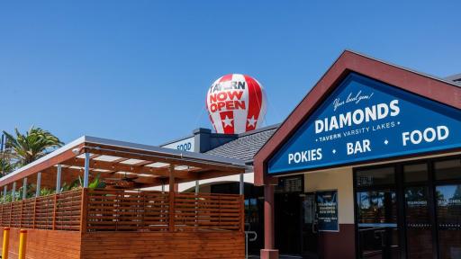 Long-standing Gold Coast pub reinvigorated after massive year-long reno